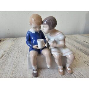 B&G 2175 AS IS boy girl mug cup statue figurine